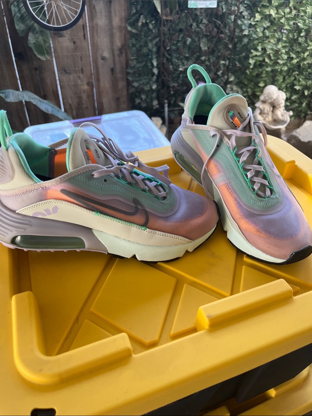 Nike women’s Air Max 2090 Easter Iridescent Pink-Green Air Max Sneakers
